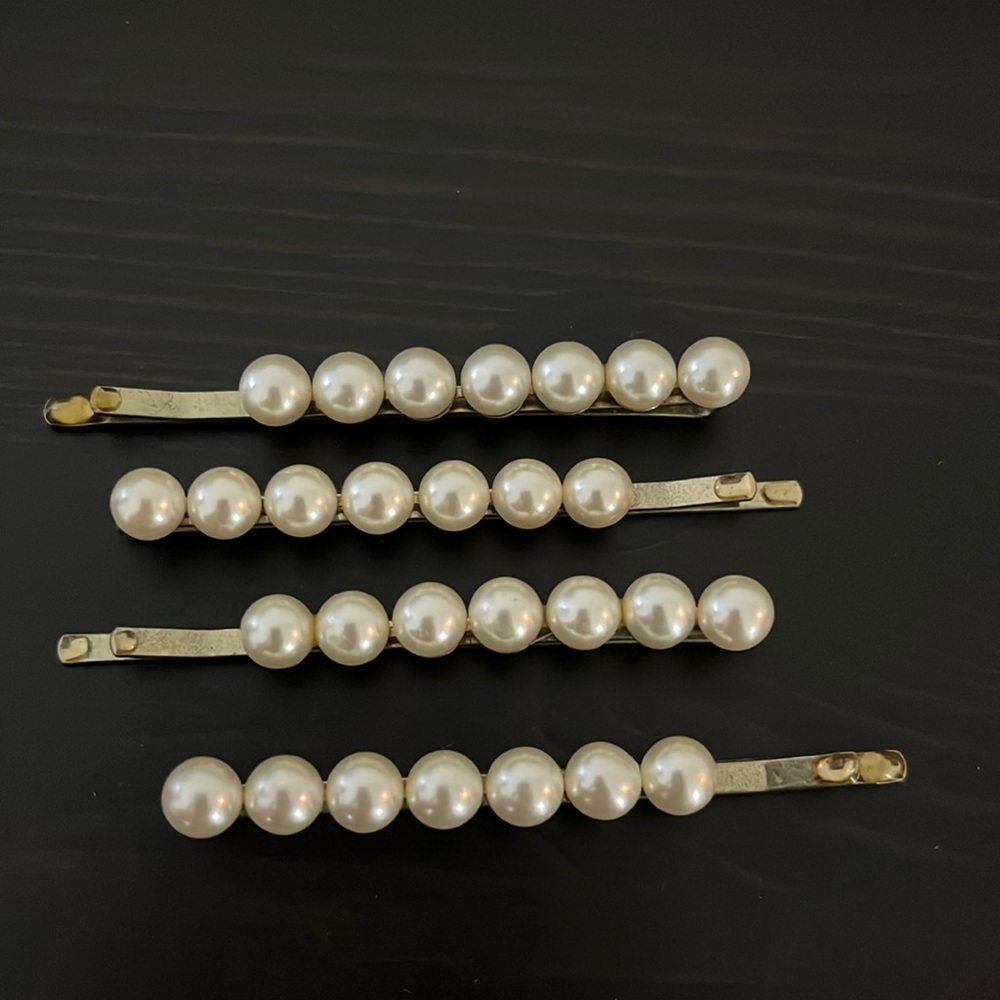 4 pearl hair pins for your wedding